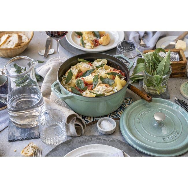 Staub LA COCOTTE 28 Cm 6,75Lt Adaçayı Yuvarlak Döküm Tencere - 405087070