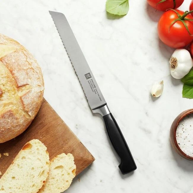 ZWILLING FOUR STAR 20cm Ekmek Bıçağı Dalgalı Kenar - 310762010