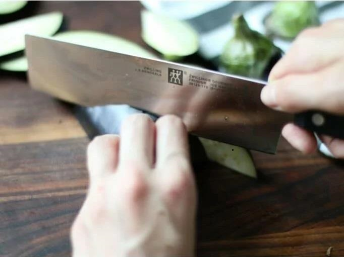 ZWILLING Pro 17cm Nakiri Bıçağı Özel Formül Çelik - 384291710