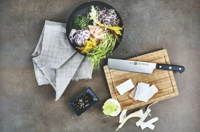 ZWILLING Pro 17cm Nakiri Bıçağı Özel Formül Çelik - 384291710