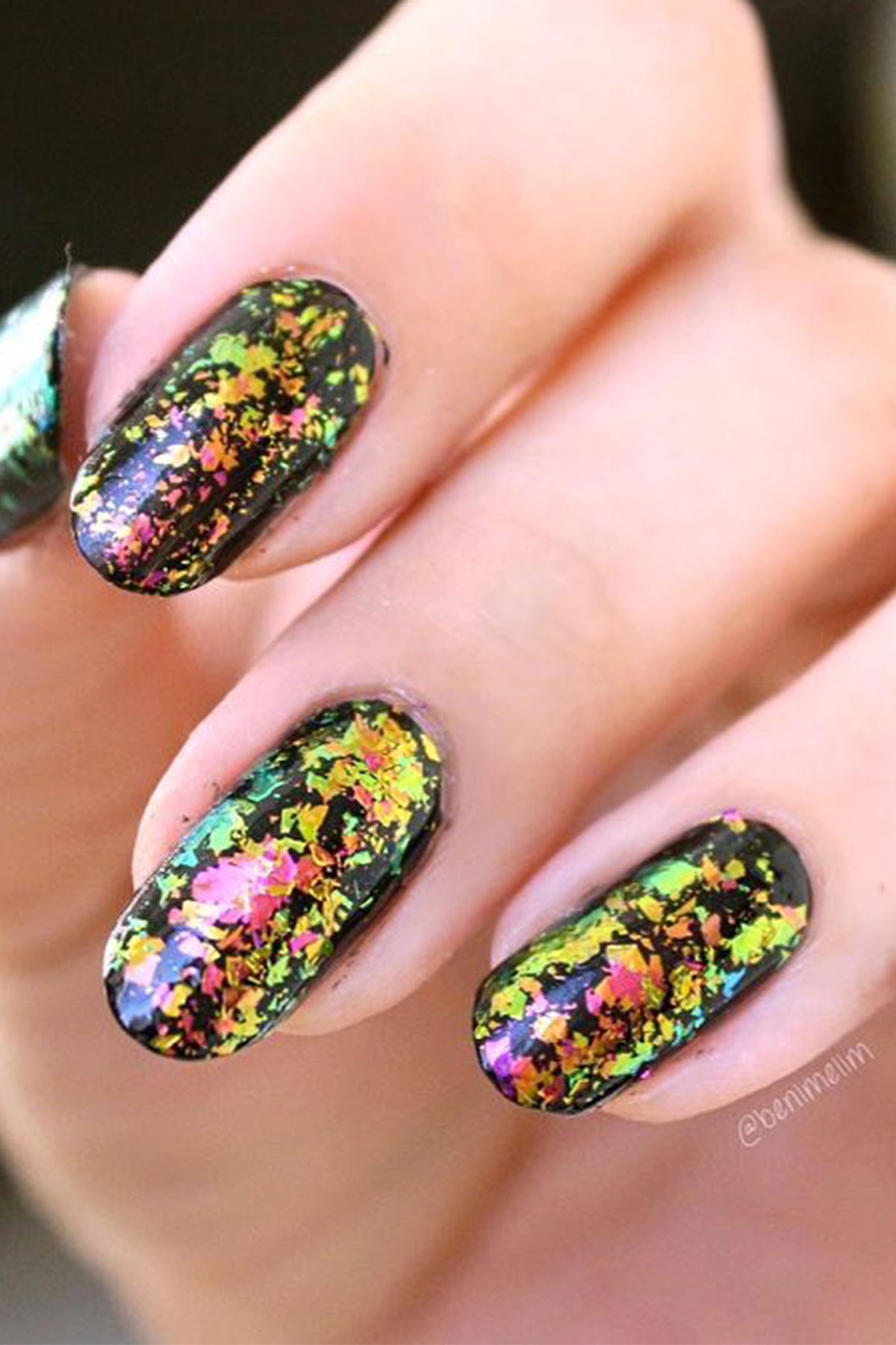 Mara Flakies Nail Polish Pink-Gold-Green