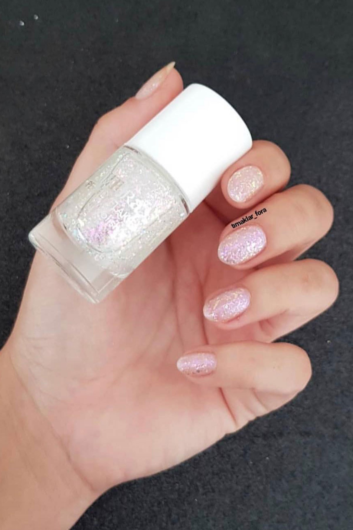 Mara Pearly Flakies Nail Polish
