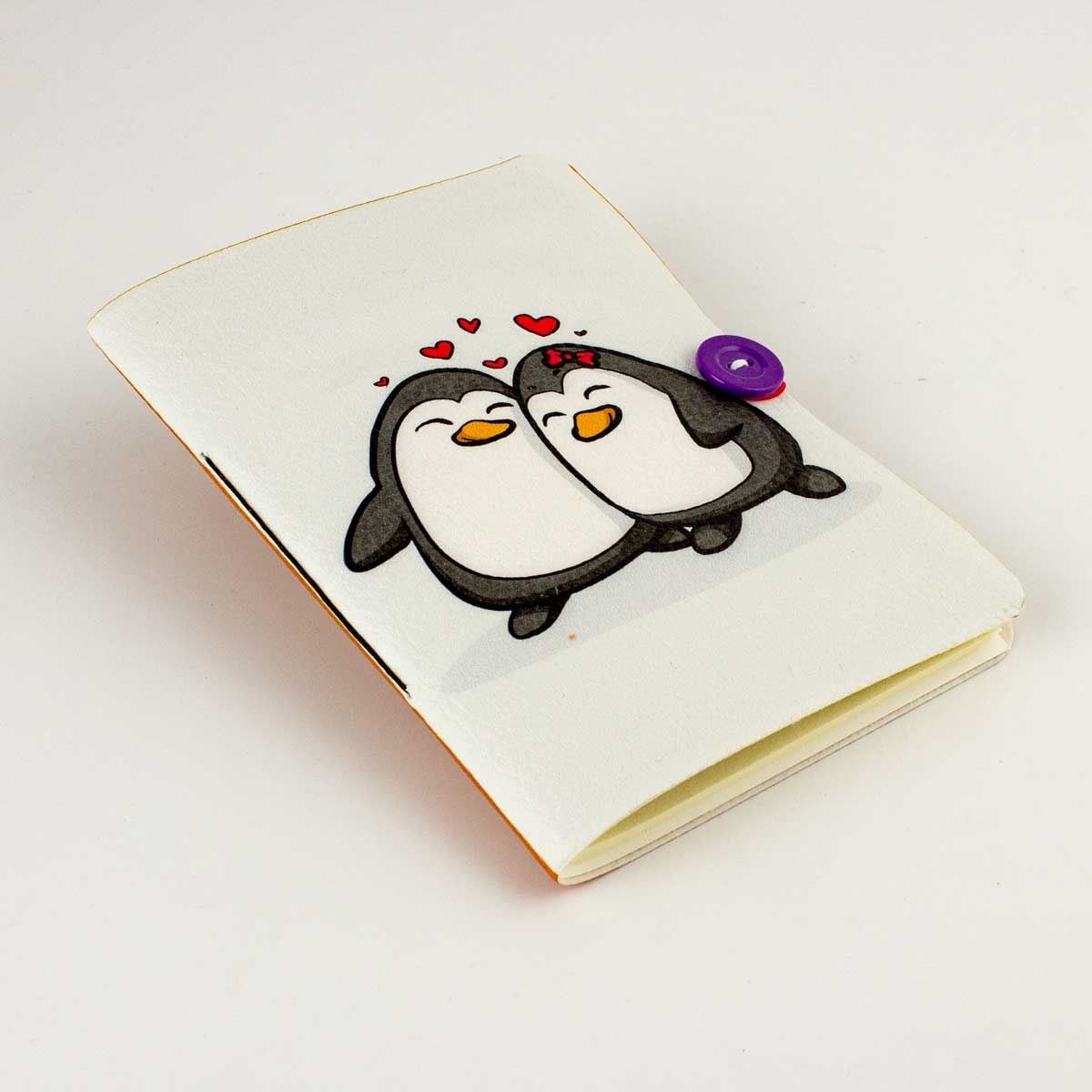 İki Sevgili Penguen Düğmeli Defter