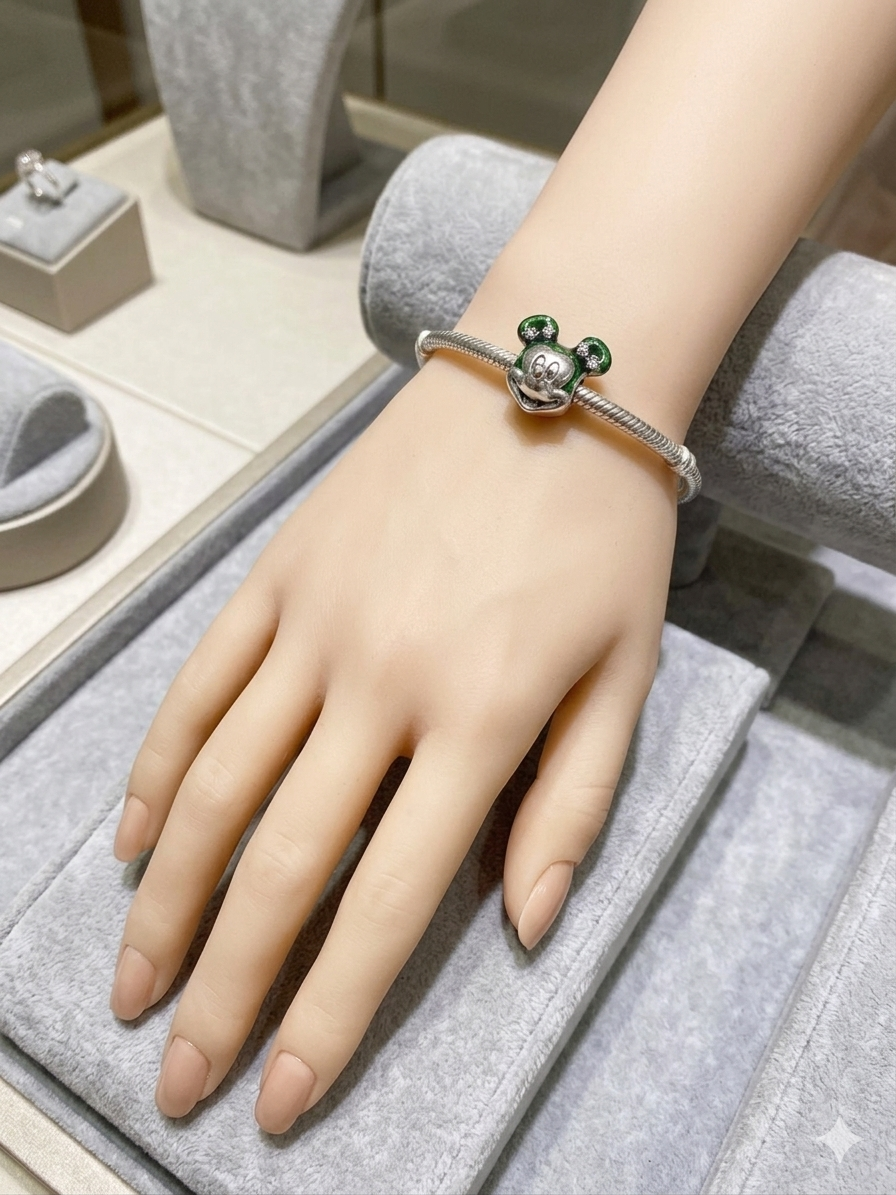 Bayan Yeşil Mickey Model Gümüş Charm