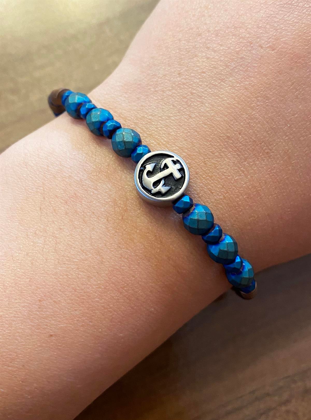 Erkek Çapa ve Pusula Model Çift Taraflı İki Renkli  Doğaltaş Boncuk Bileklik 