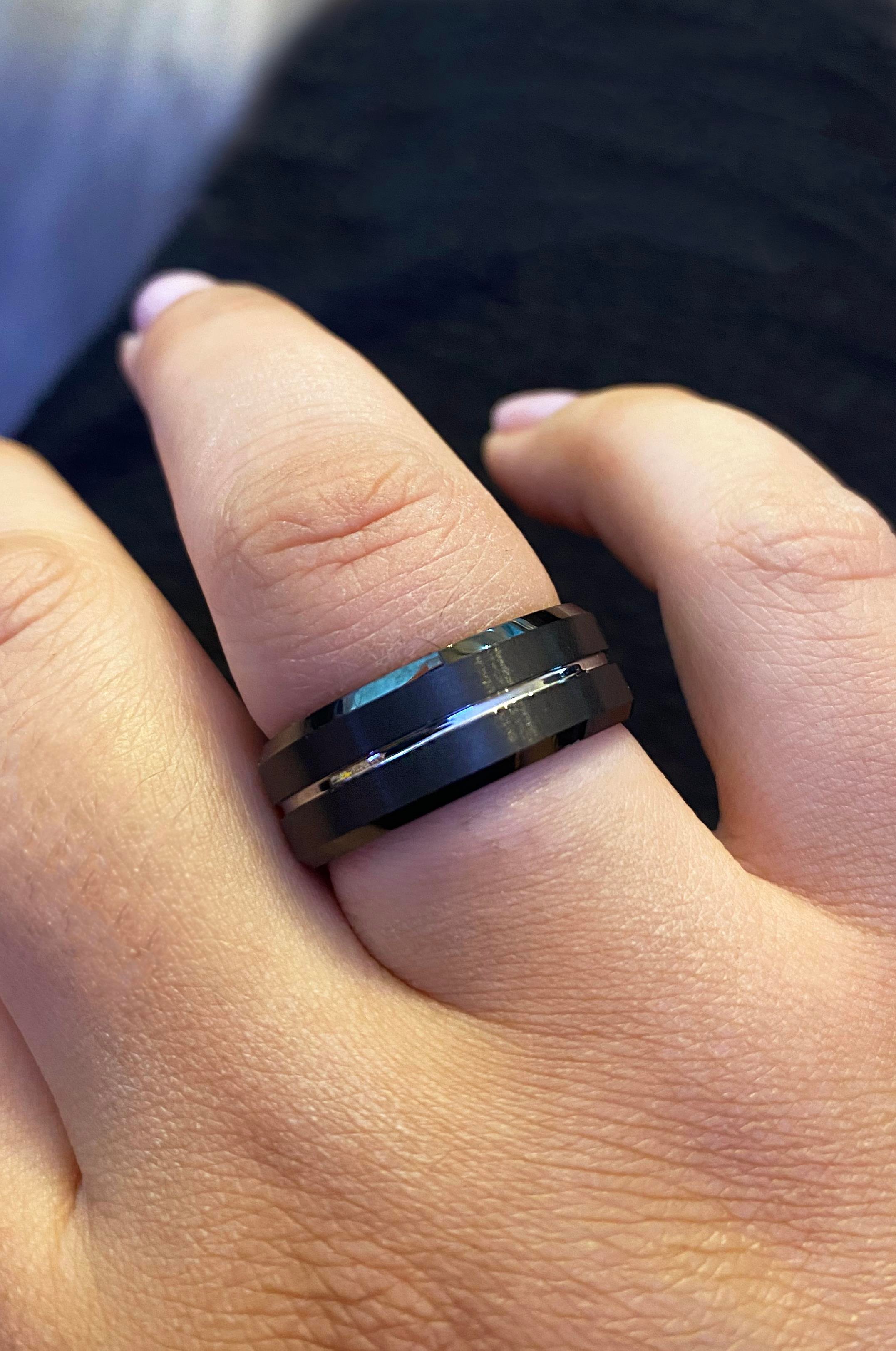 Erkek Siyah Renk Gümüş Çizgi Detay Tungsten Yüzük 