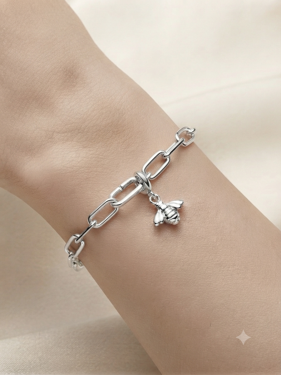 Kadın Böcek Model Mini Gümüş Charm