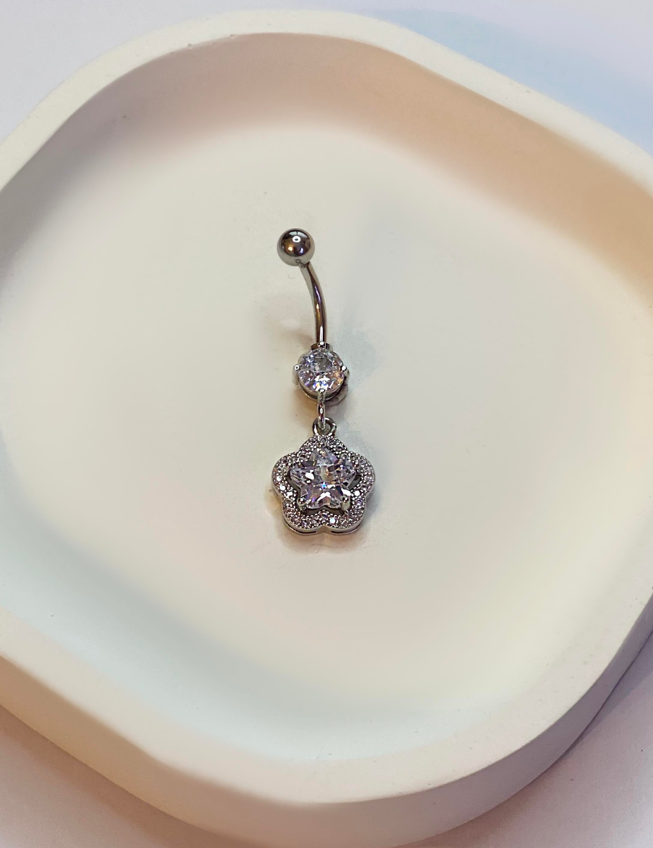 Kadın Çiçek Model Taşlı Sallantılı Piercing