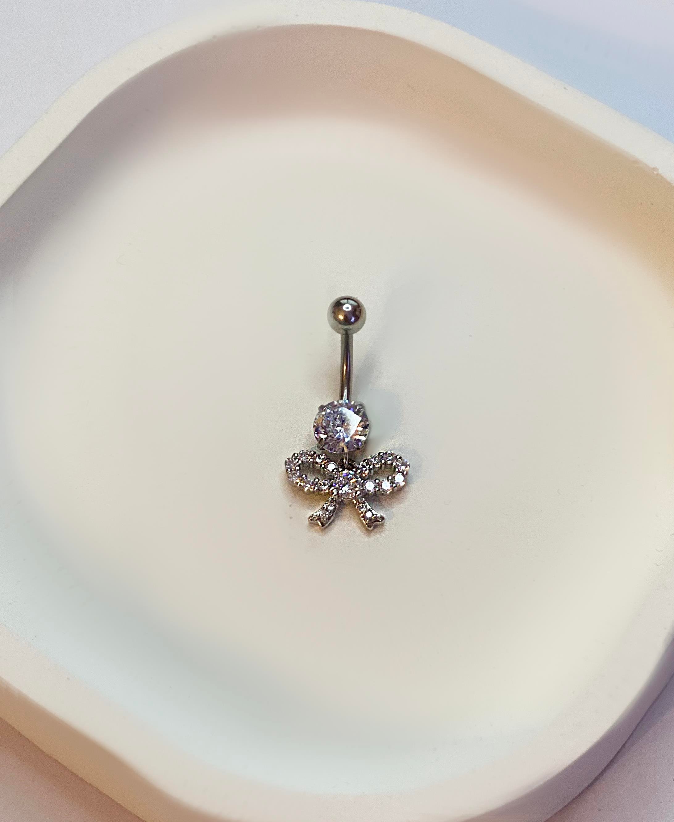 Kadın Fiyonk Model Tektaş Detay Taşlı Çelik Piercing 