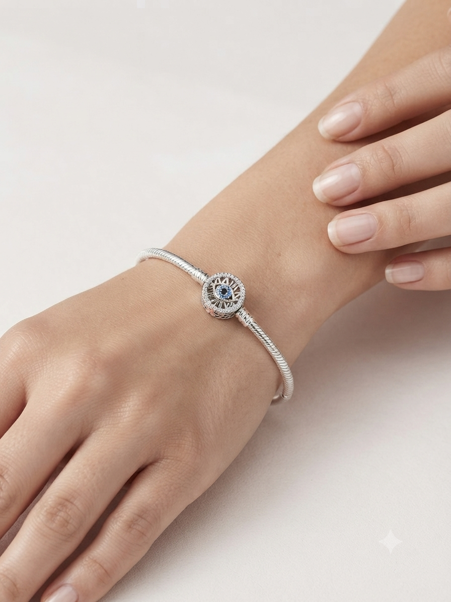 Kadın Göz Model Taşlı Gümüş Charm 