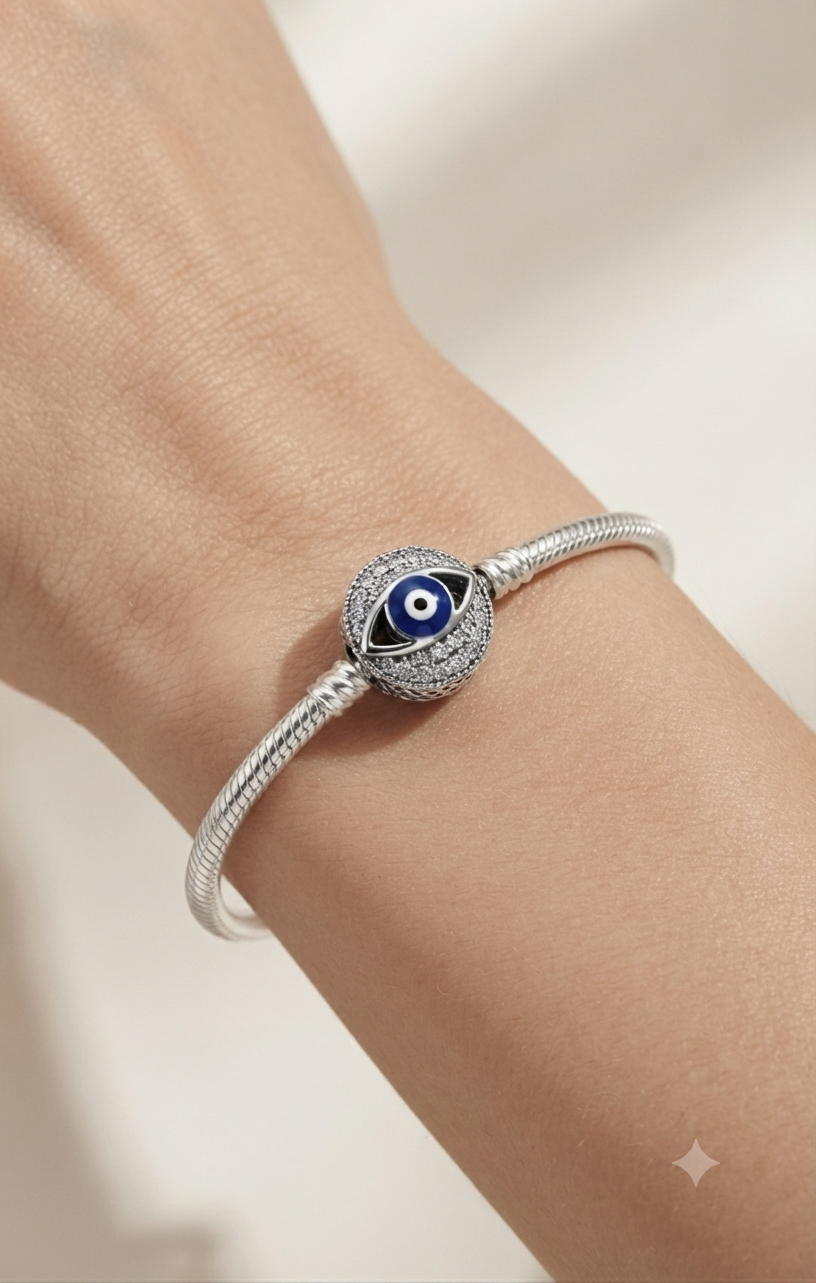 Kadın Göz Model Taşlı Gümüş Charm