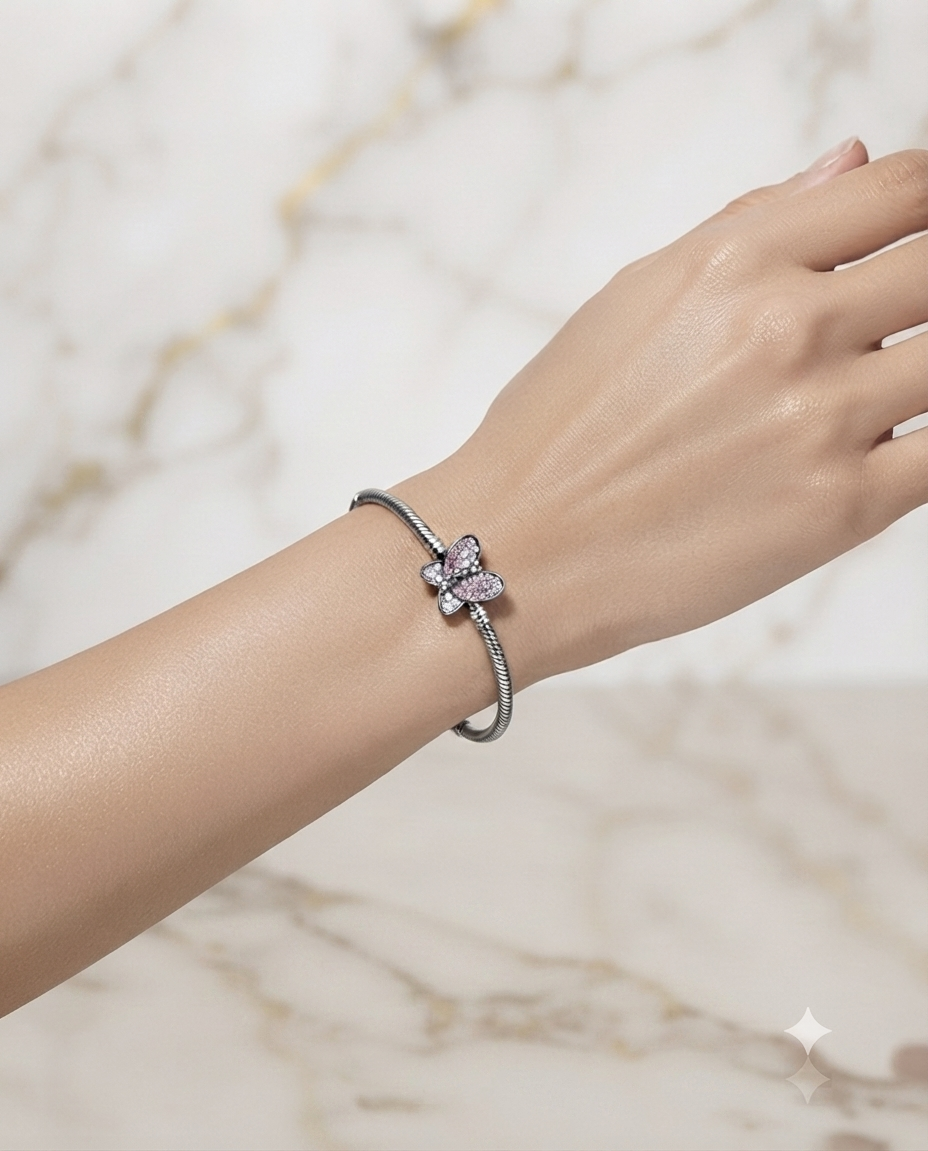 Kadın Kelebek Model Pembe Taş Detay Gümüş Charm