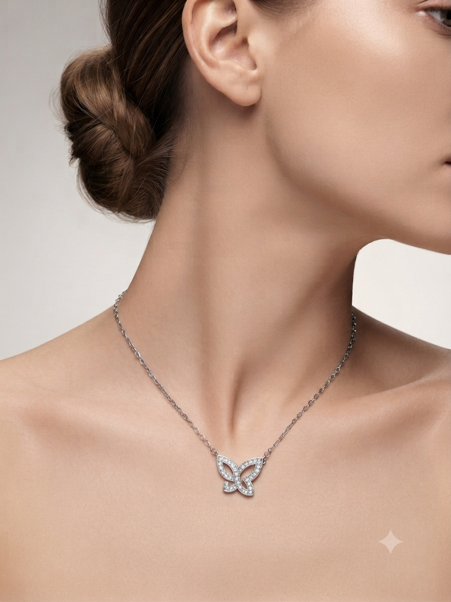 Kadın Kelebek Model Taşlı Gümüş Kolye 