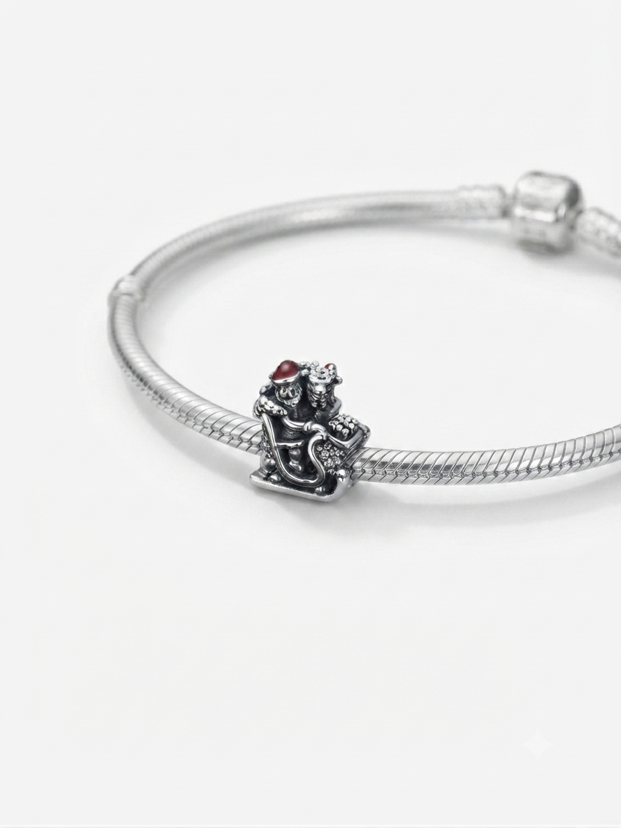 Kadın Kızakta Mickey ve Minnie Model Gümüş Charm 