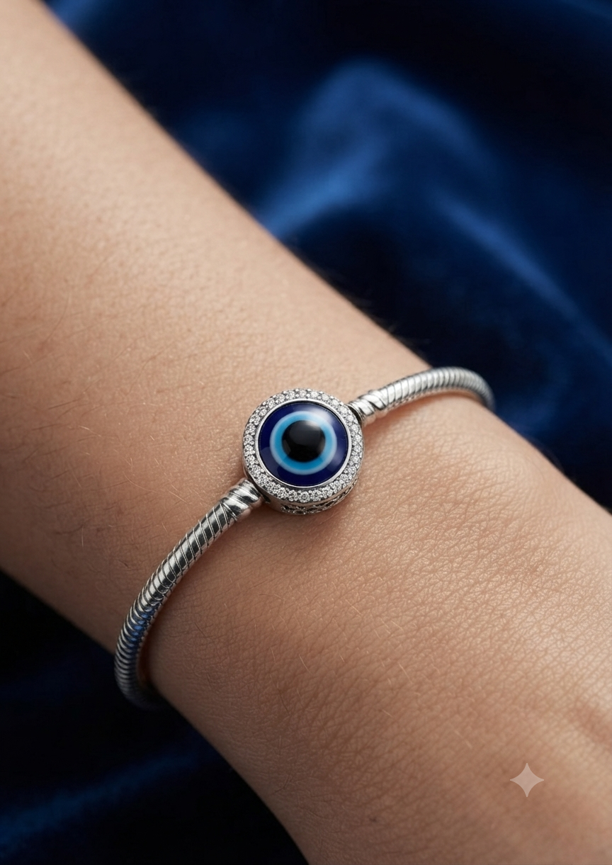 Kadın Mavi Göz Model Çevresi Taşlı Gümüş Charm