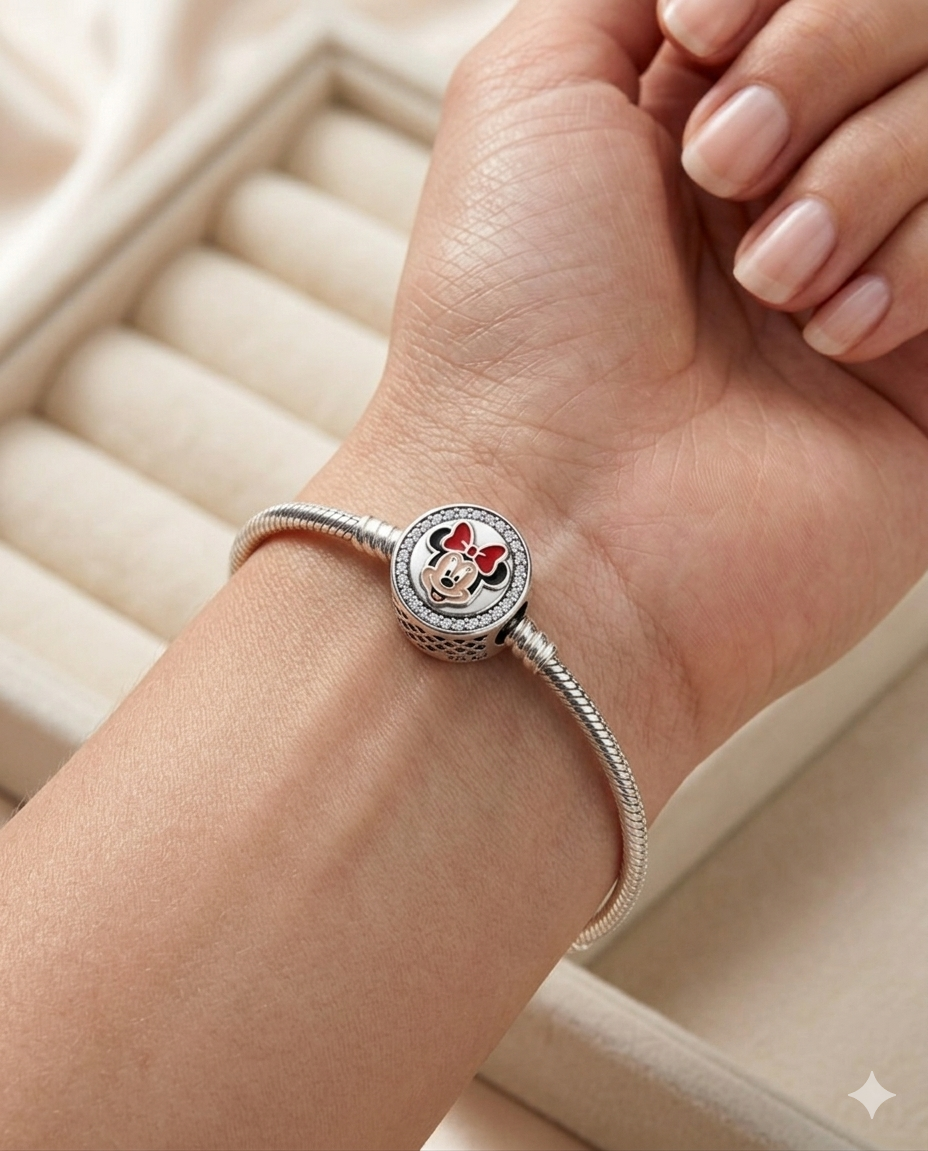 Kadın Minnie Mouse Karakterli Gümüş Charm