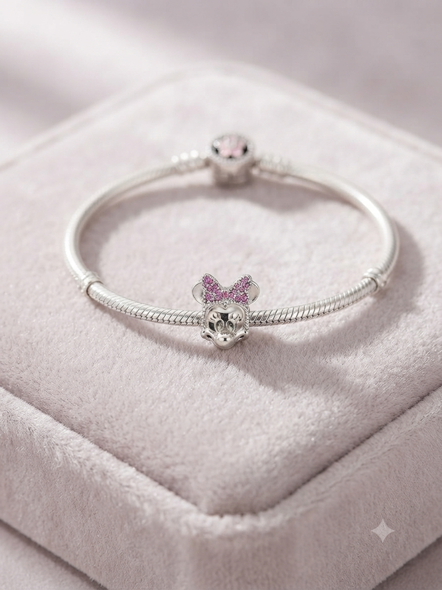 Kadın Minnie Mouse Model Taşlı Gümüş Charm