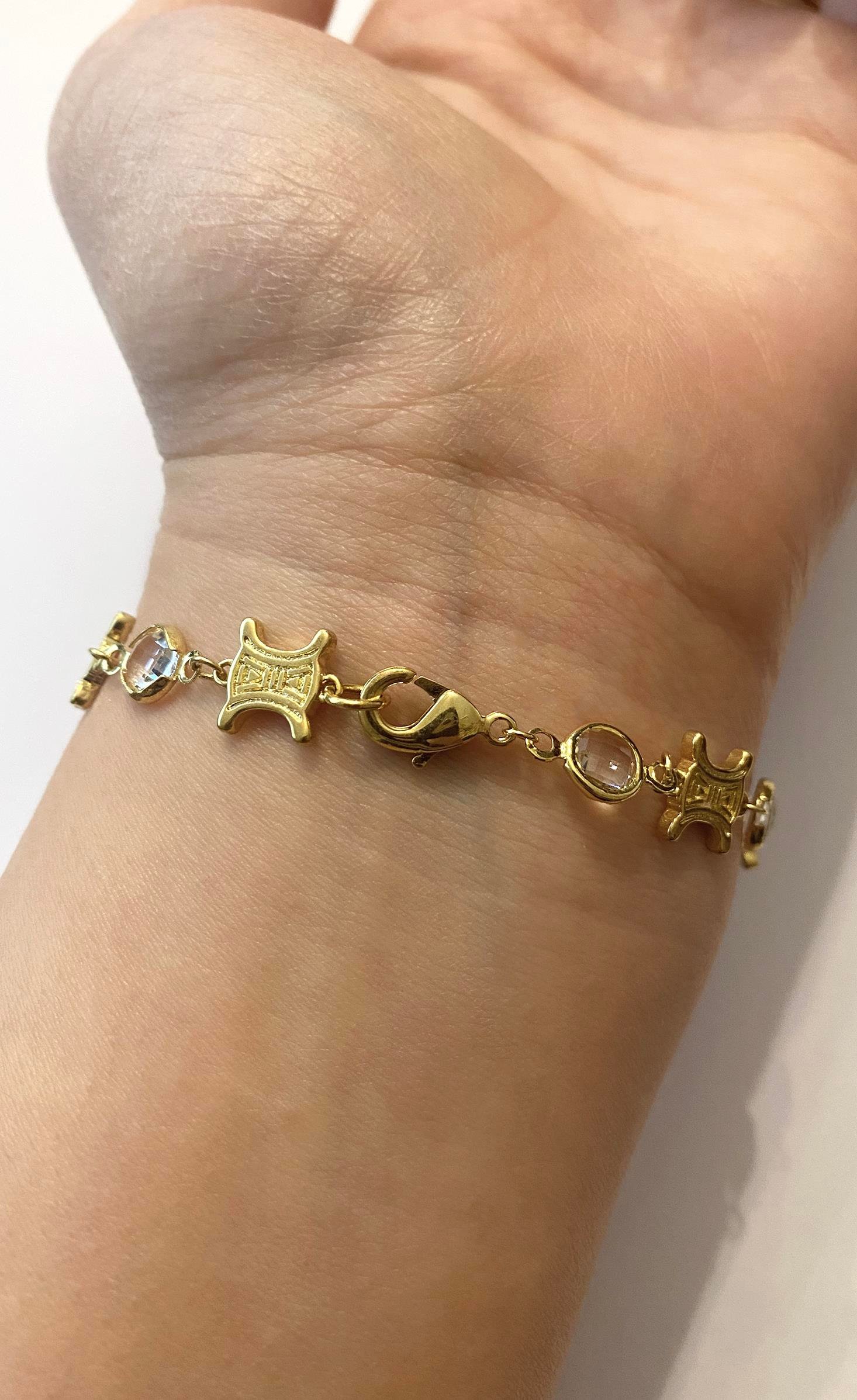 Kadın Sembol Model Taşlı Çelik Bileklik