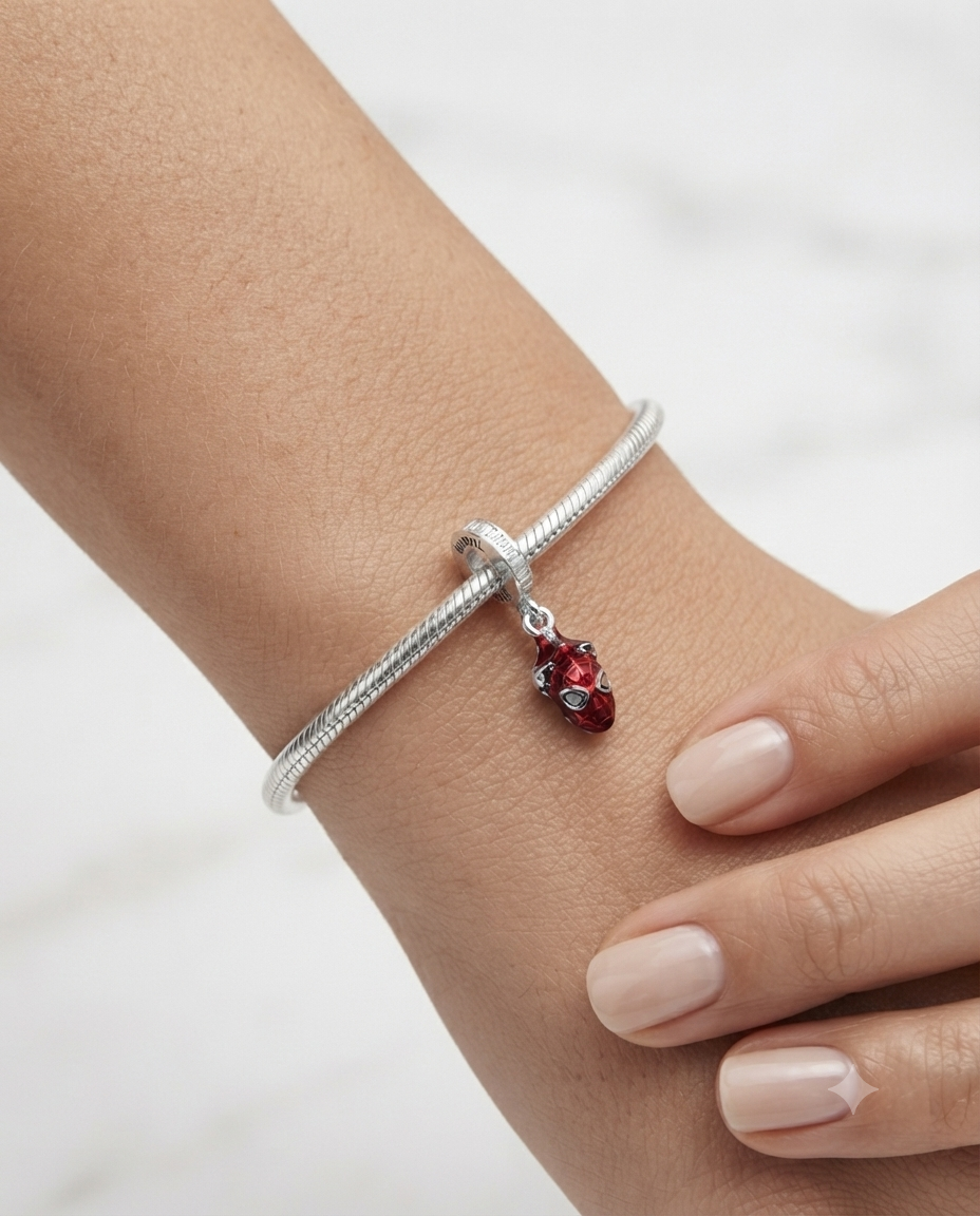 Kadın Spiderman Model Gümüş Charm