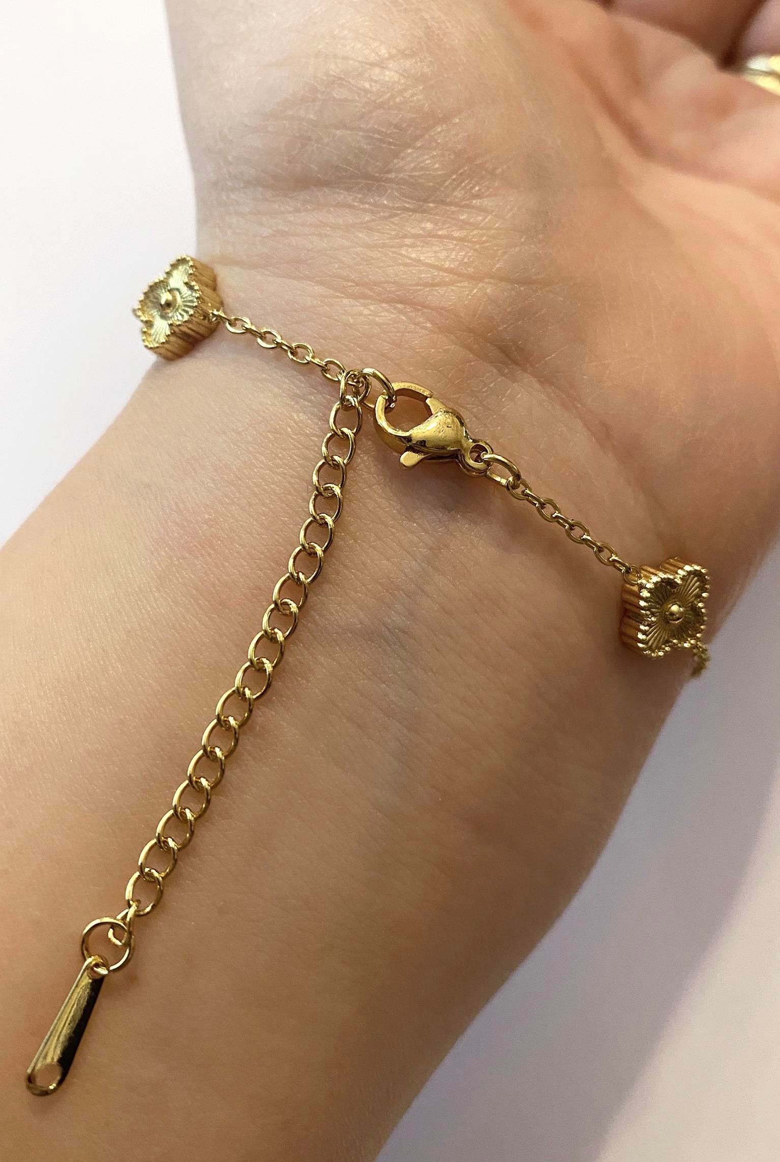 Kadın Tek Renk Çelik Yonca Model Bileklik