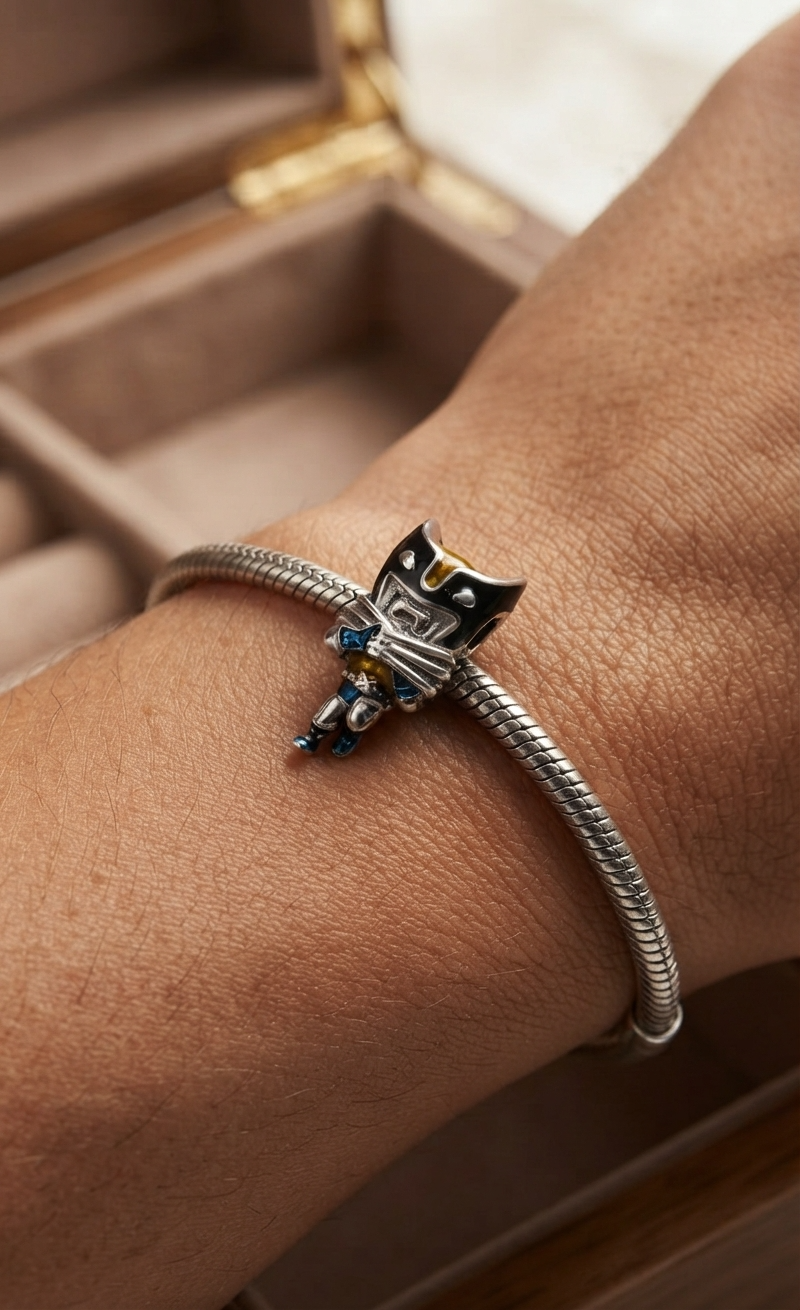 Kadın Wolverine Karakteri Model Gümüş Charm