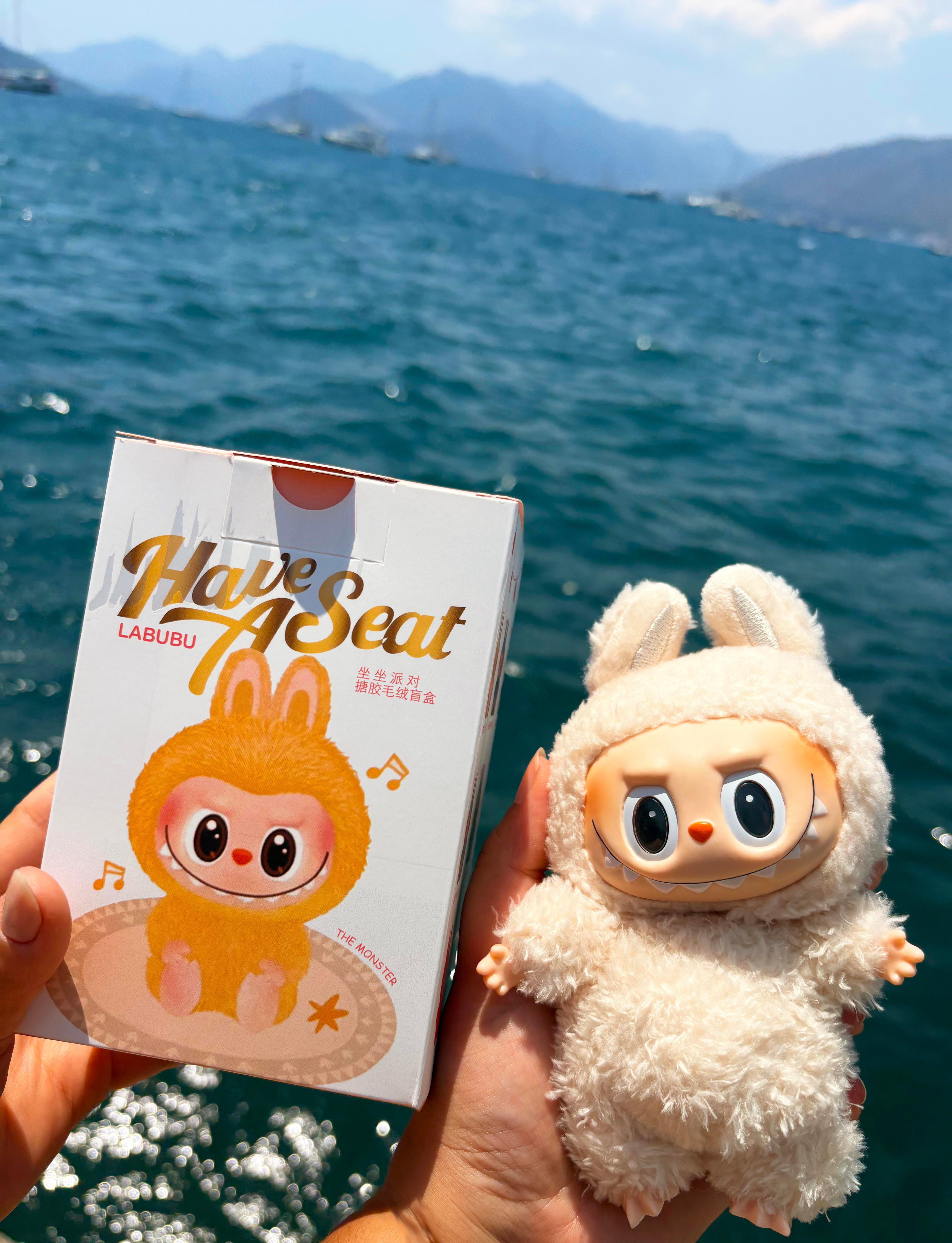 ''LABUBU'' The Monster 1. Nesil Sürpriz Paket Figürlü Anahtarlık