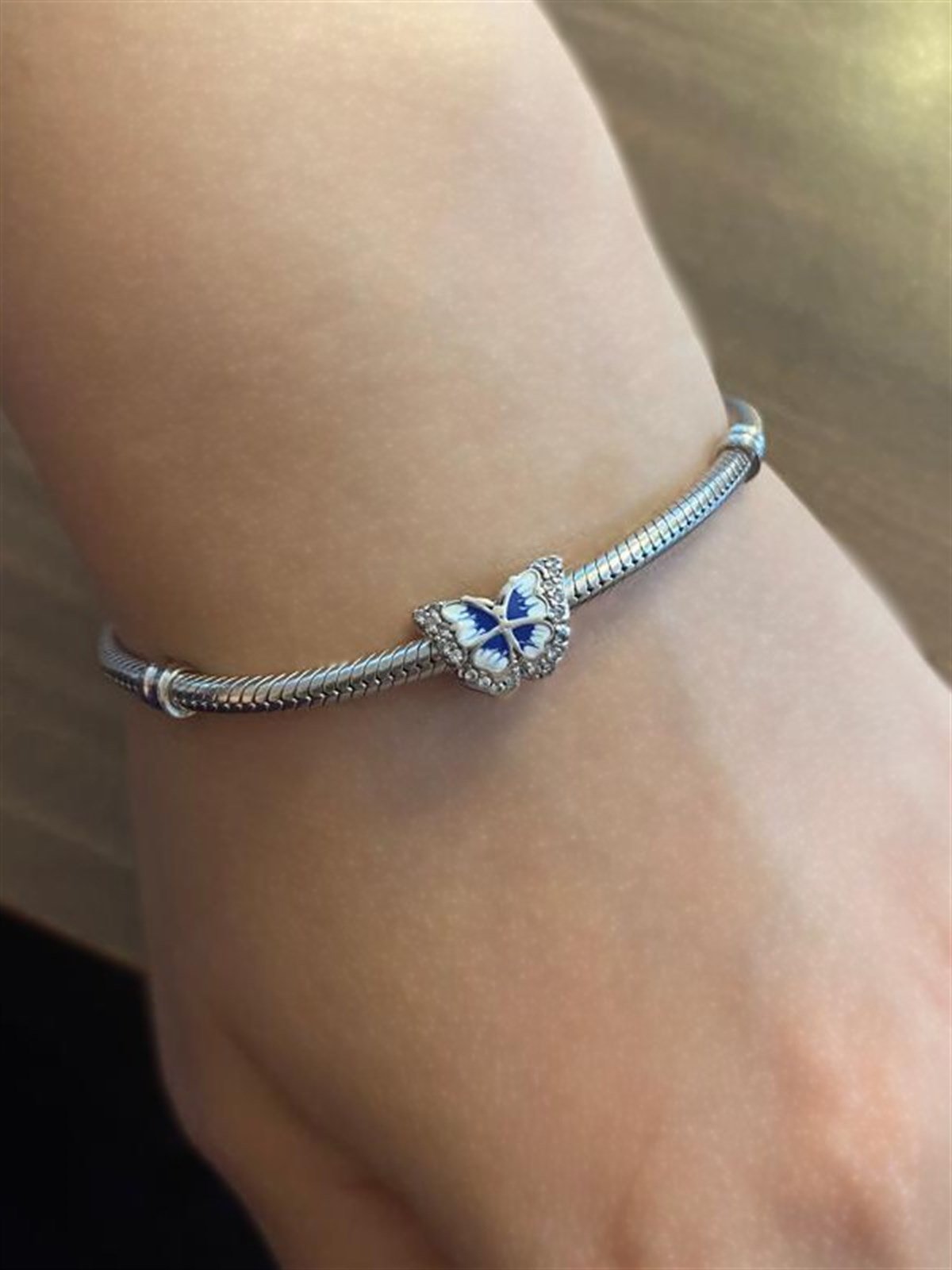 Mavi Renk Kelebek Model  Işıltılı Gümüş Charm