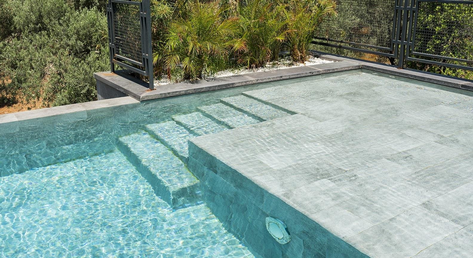Serapool 33x66 Antique Grey Rec.