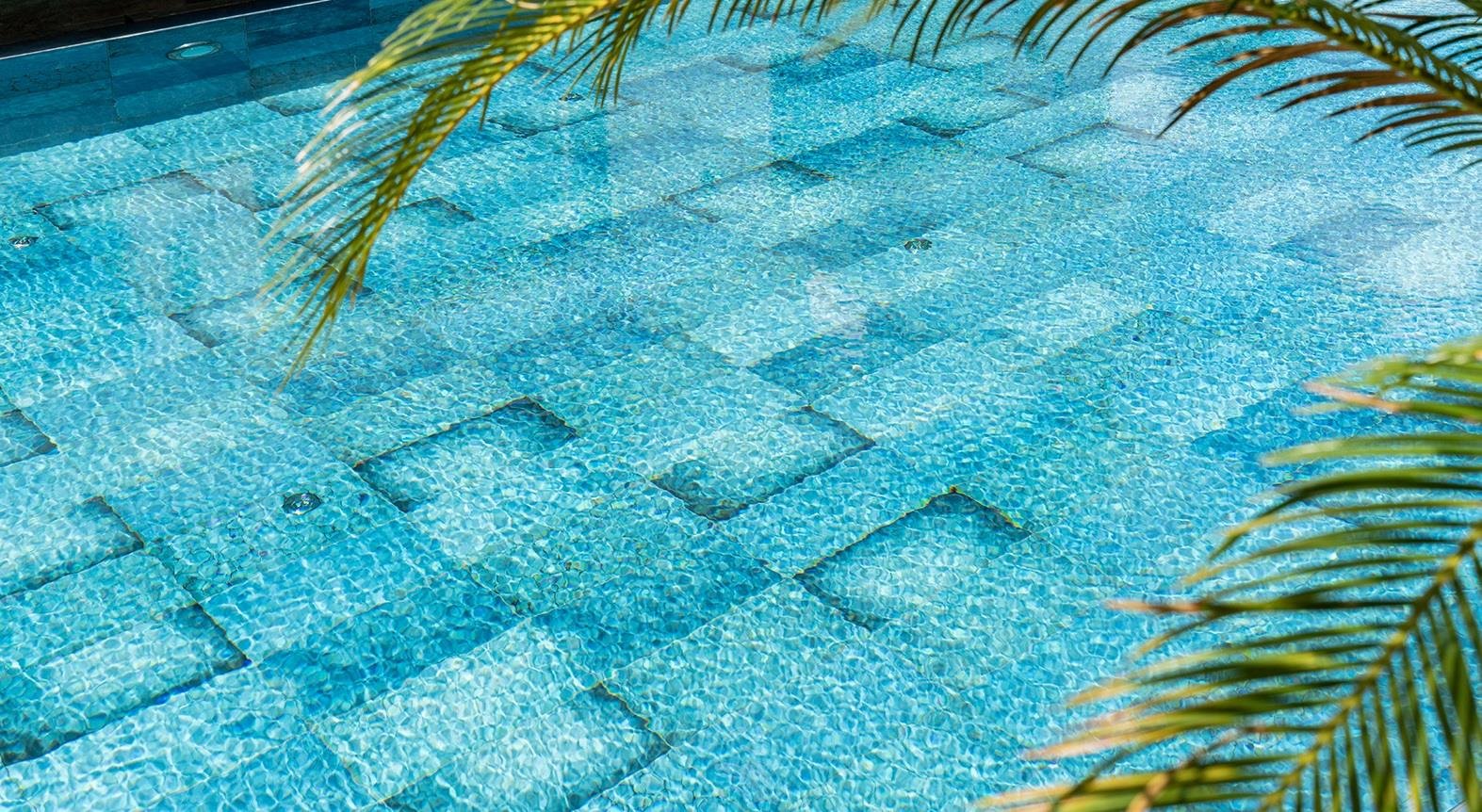 Serapool 33x66 Blue Bead Rec.