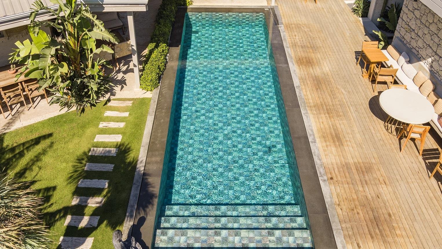 Serapool 33x66 Piazza Green Rec.
