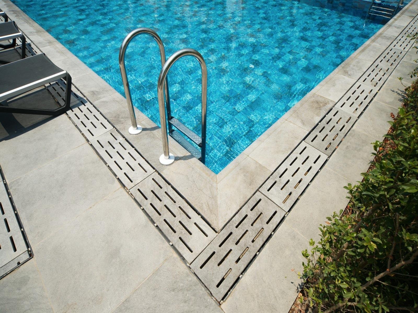 Serapool 33x66 Piazza Kobalt Rec.
