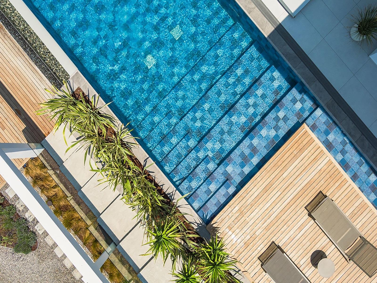 Serapool 33x66 Piazza Kobalt Rec.