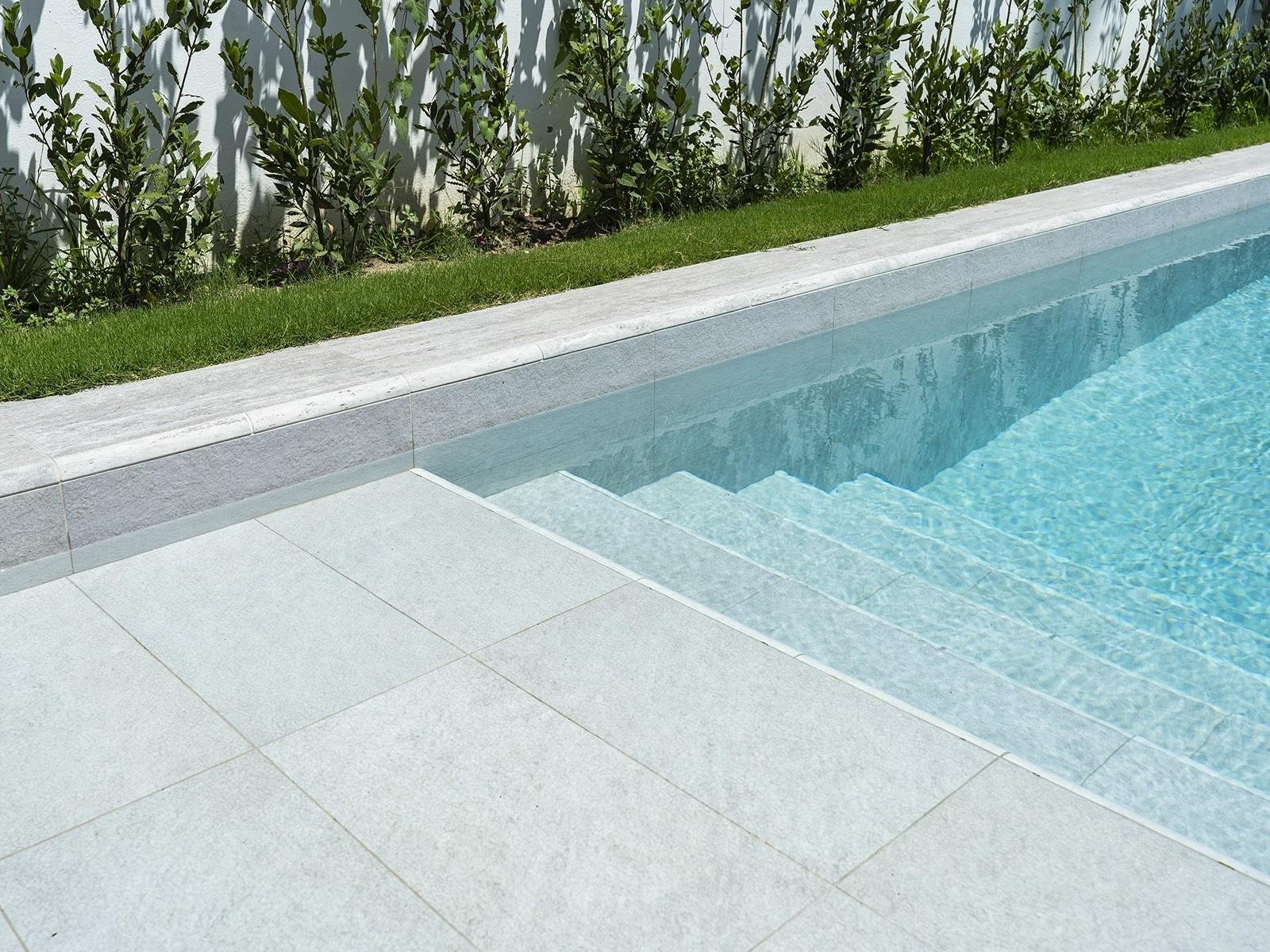 Serapool 33x66 Silver Traverten