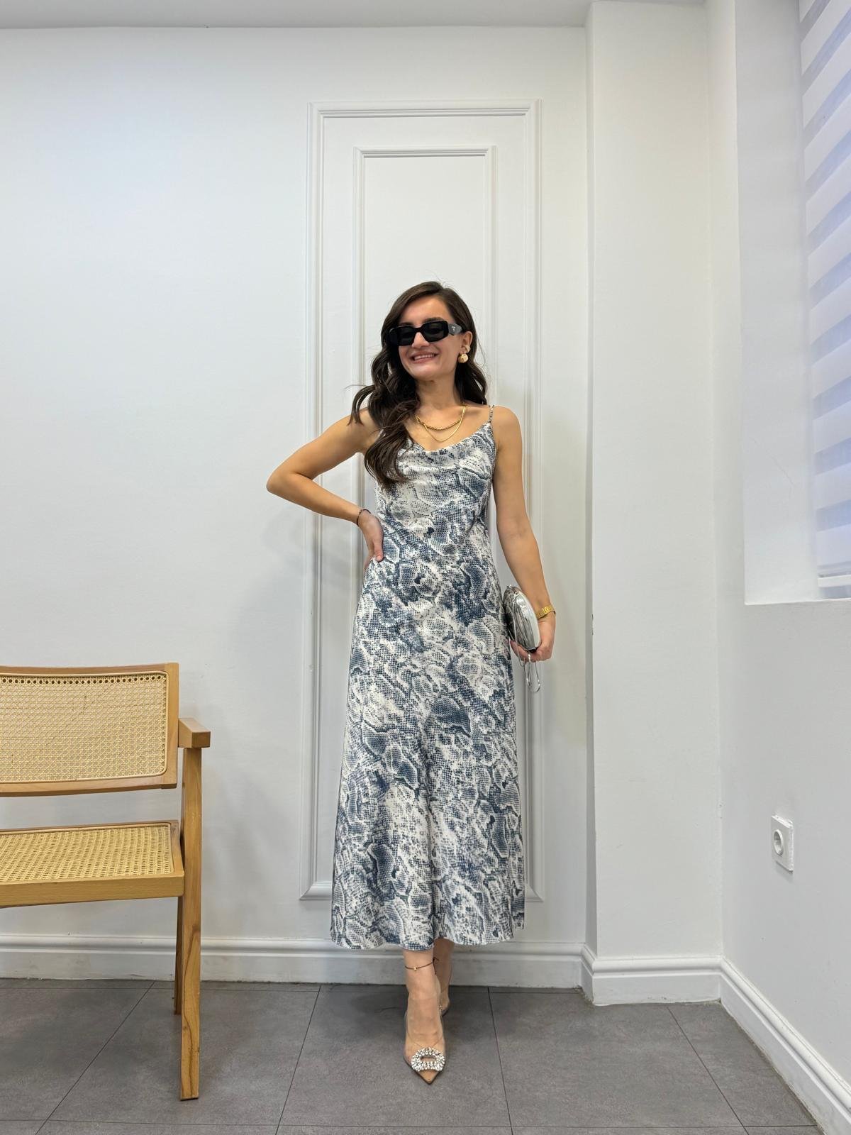 Antrasit Degaje Yaka Askılı Yılan Desenli Elbise 208