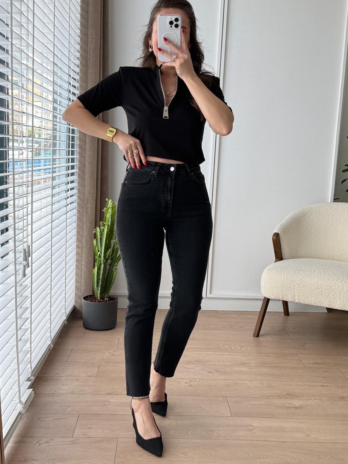 Antrasit Yüksek Bel Full Likralı Paçası Kesik Mom Jean 0764