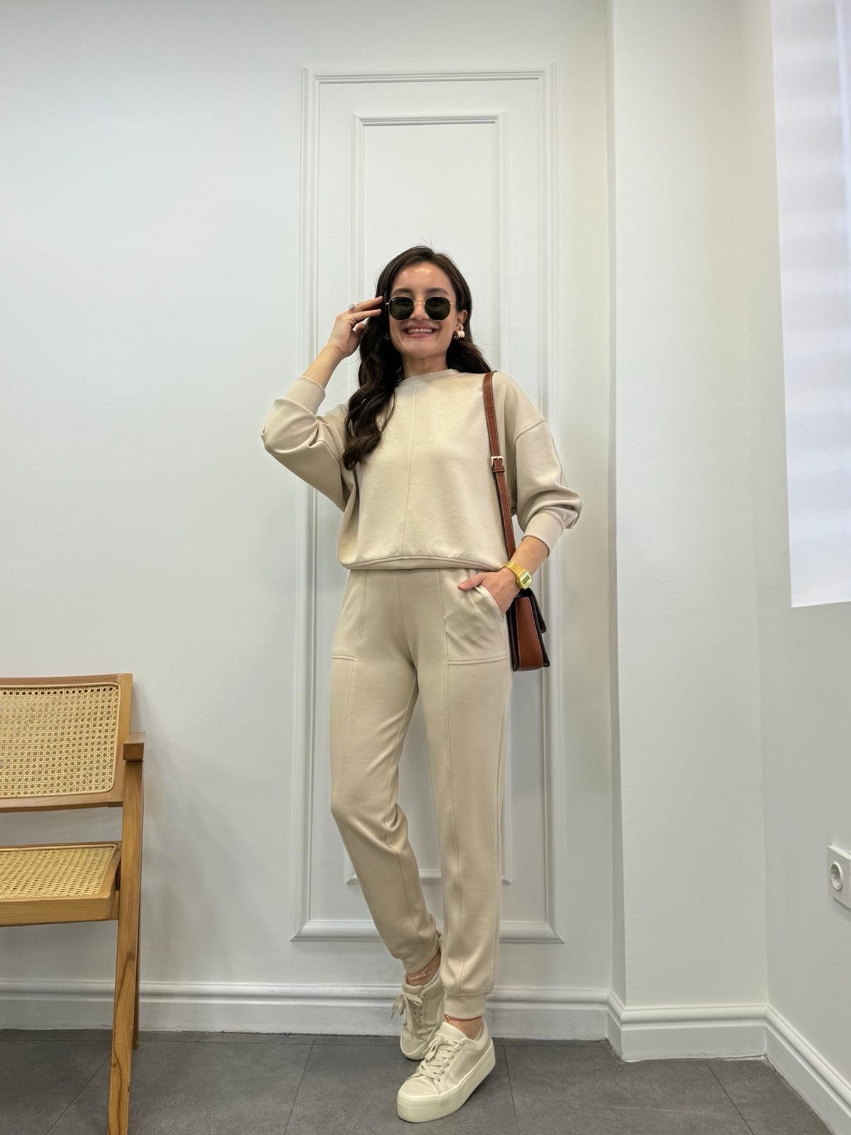 Bej Bisiklet Yaka Ön Şerit Detaylı Özel Dokulu Eşofman Takımı 4587