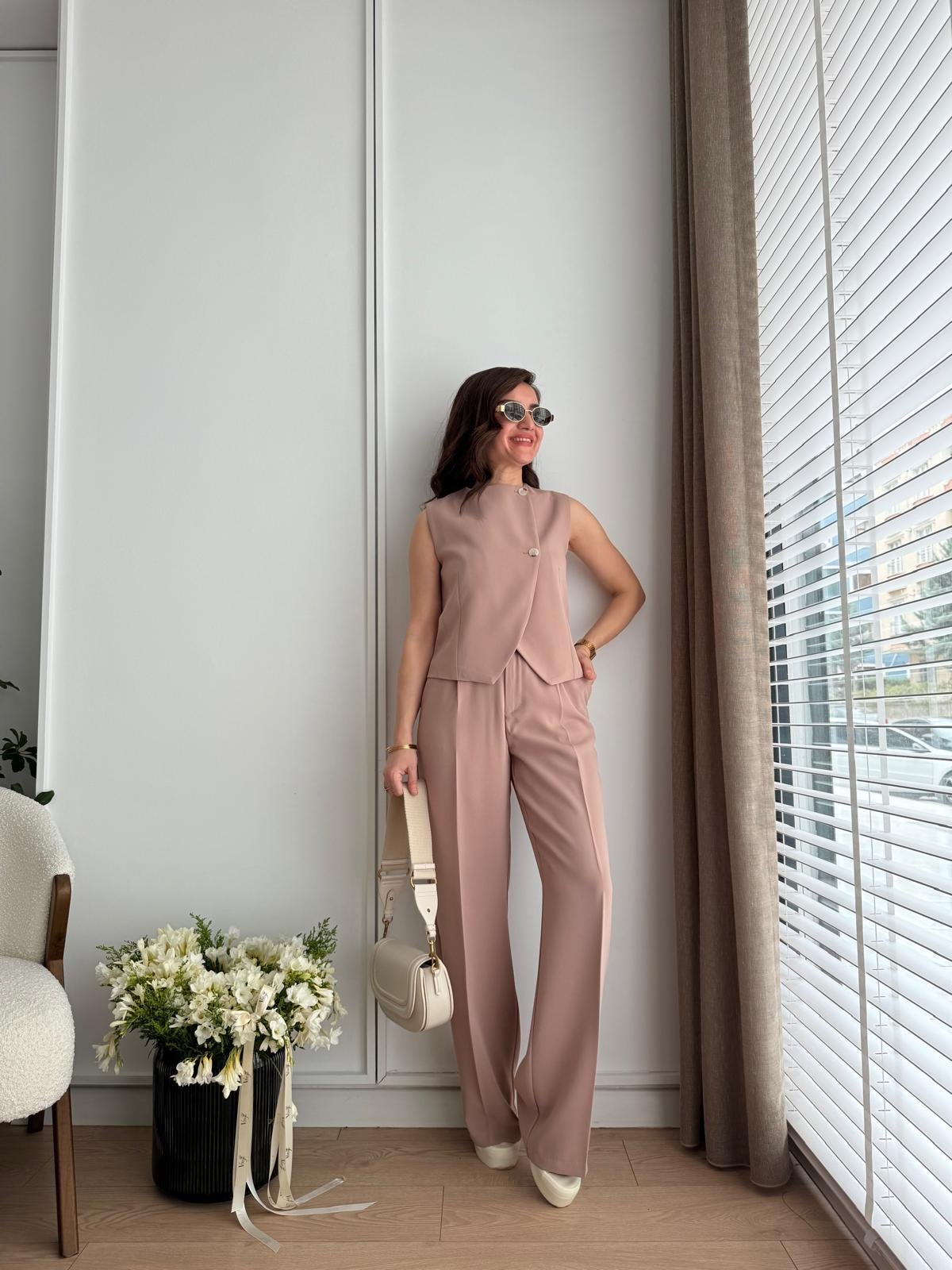 Bej Çapraz Düğmeli Bol Paça Pantolon Yelek Takım 16506