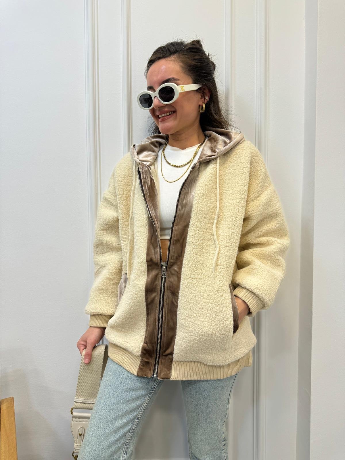 Bej Kadife Garnili Kapüşonlu Peluş Mont 23525