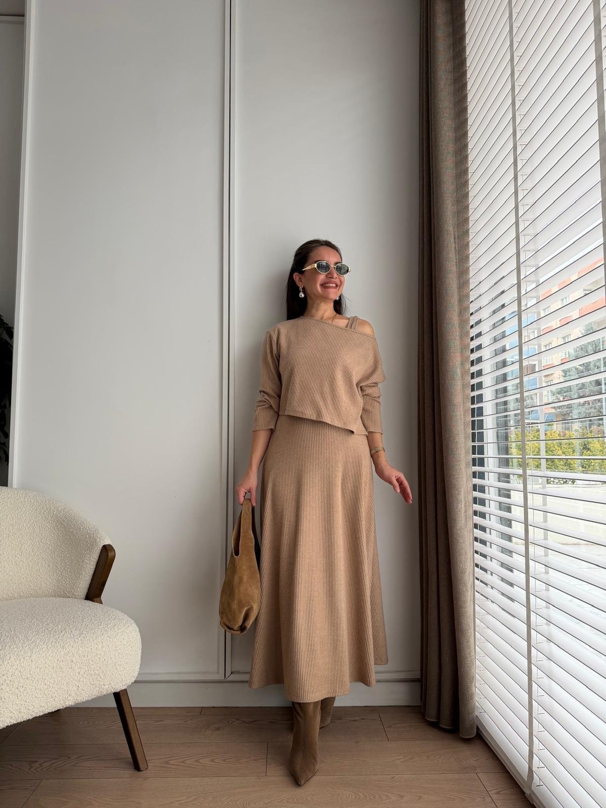 Bej Kalın Askılı Kloş Elbise Bluz Takım 7634