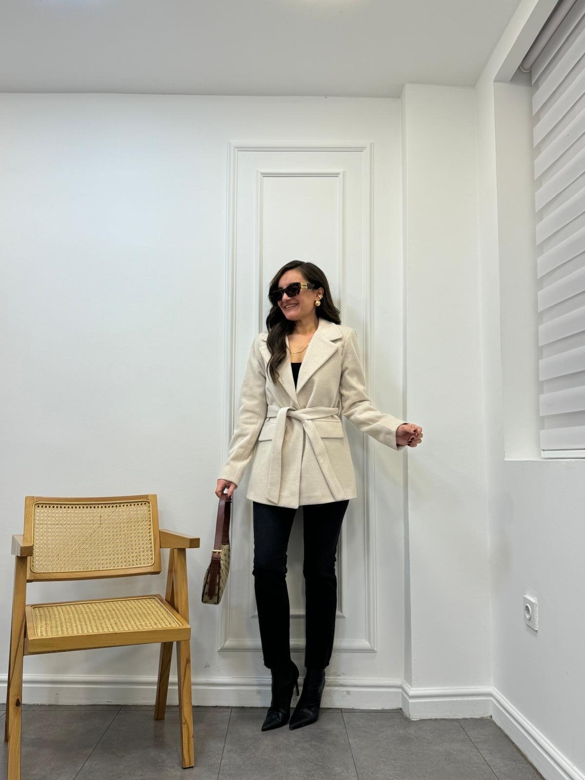 Bej Kendinden Desenli Kaşe Kuşaklı Blazer Ceket 2046