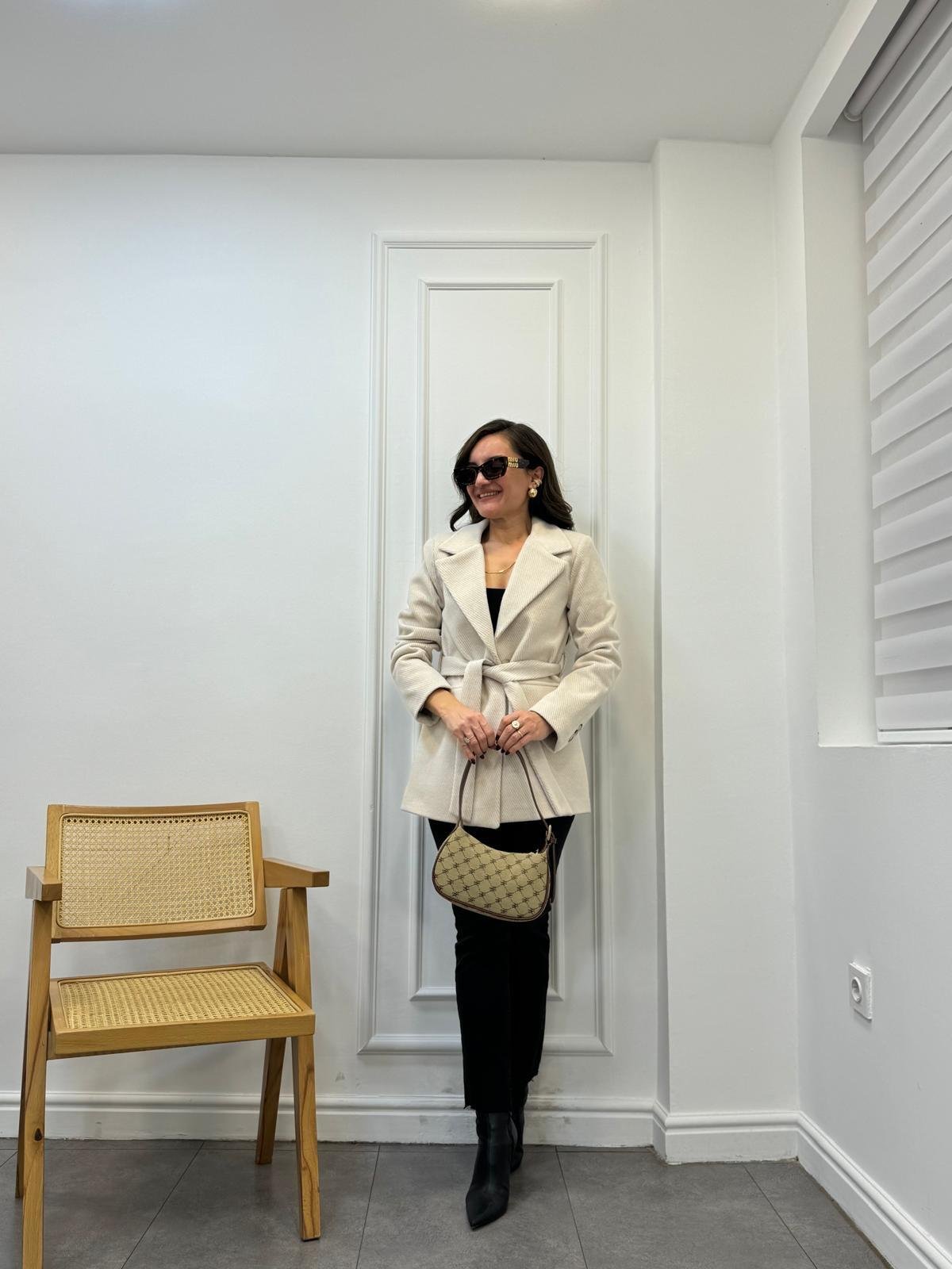 Bej Kendinden Desenli Kaşe Kuşaklı Blazer Ceket 2046