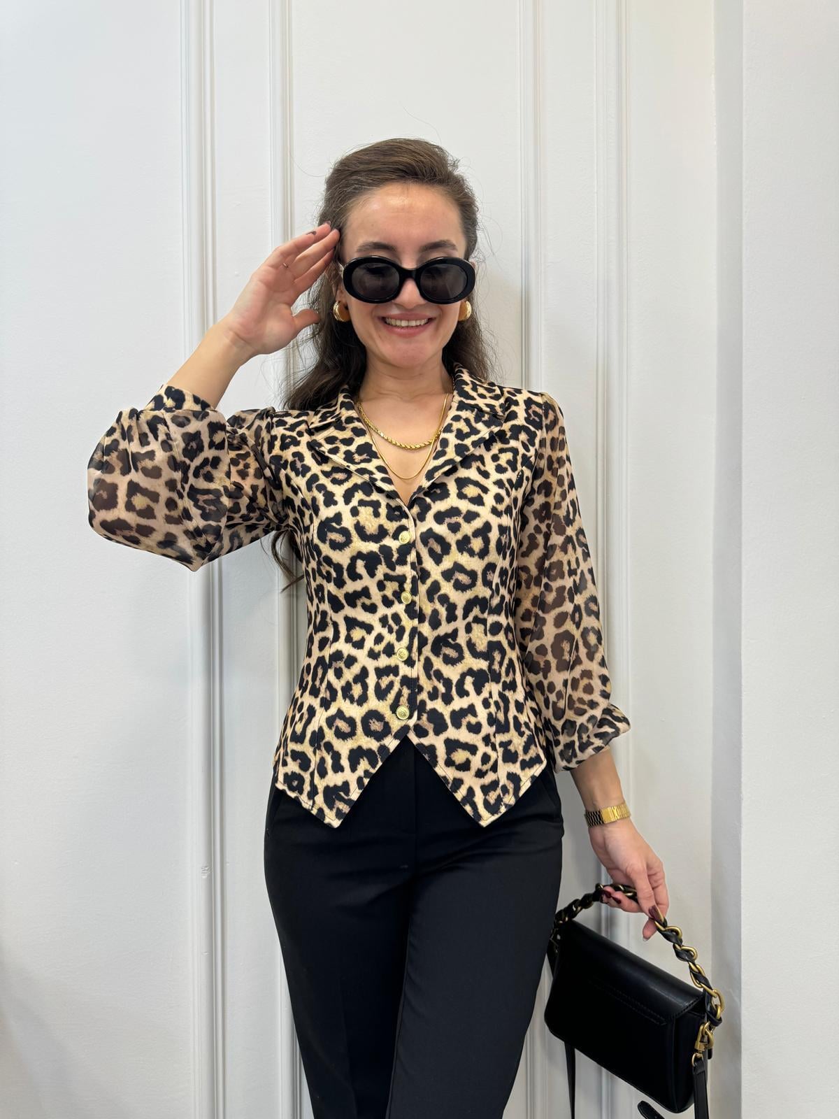 Bej Leopar Desen Kolları Şifon Önü Düğmeli Bluz 2771