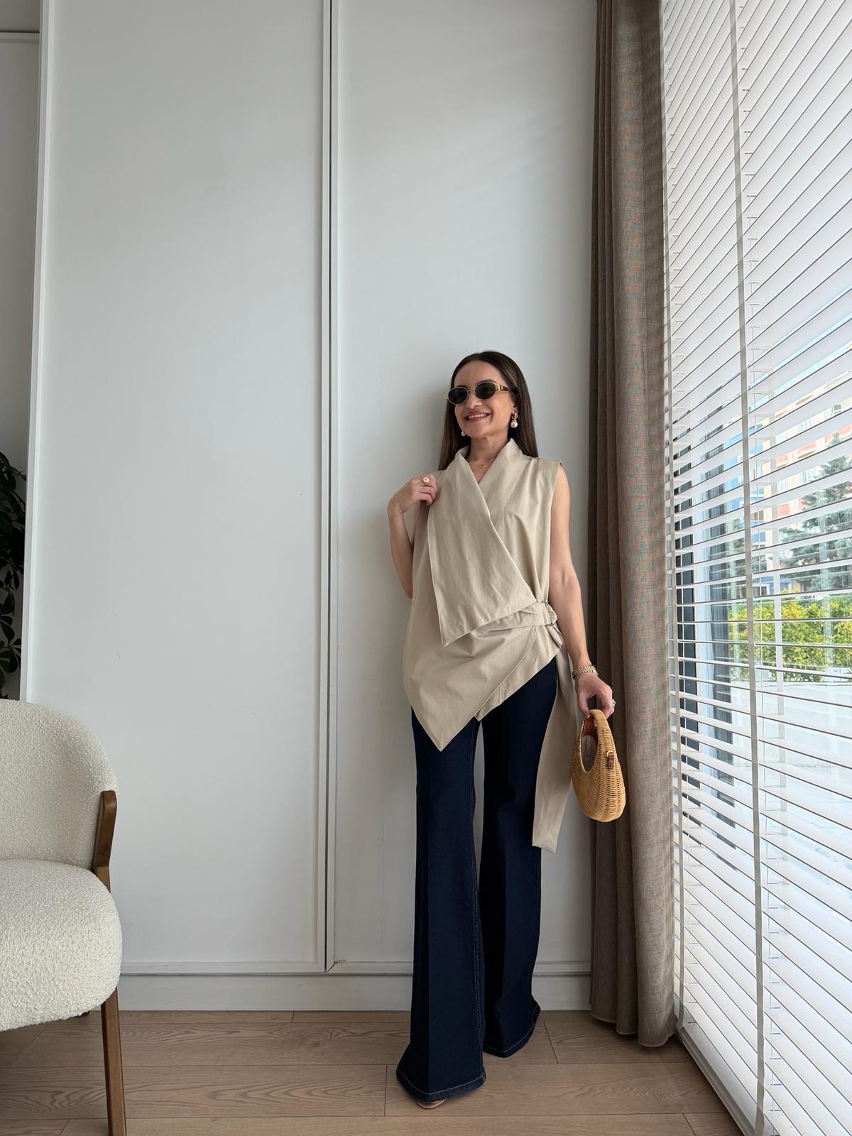 Bej Marka Model Kruvaze Toka Detaylı Bluz L073