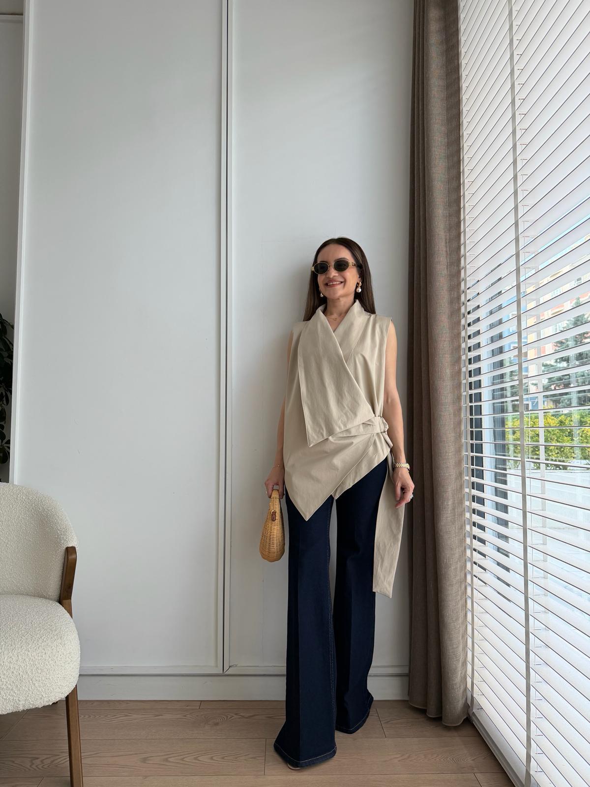 Bej Marka Model Kruvaze Toka Detaylı Bluz L073