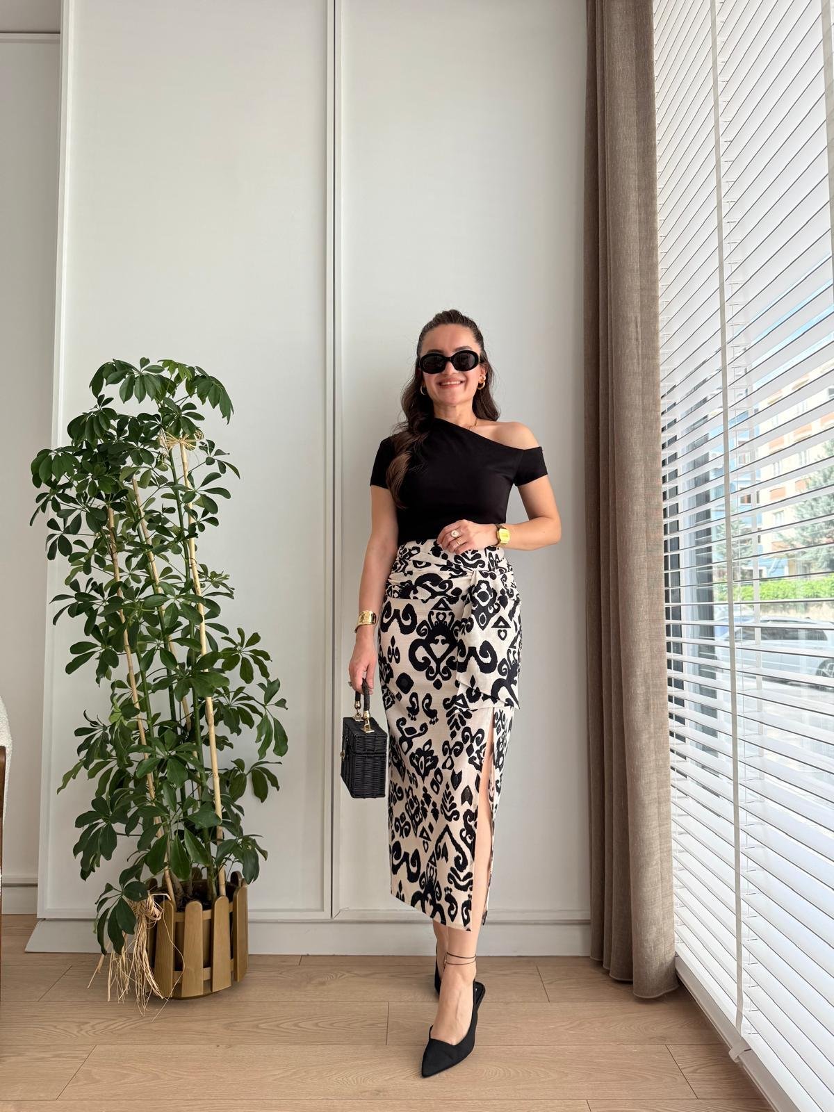 Bej Önü Bağlama Detaylı Yırtmaçlı Keten Etek 03348