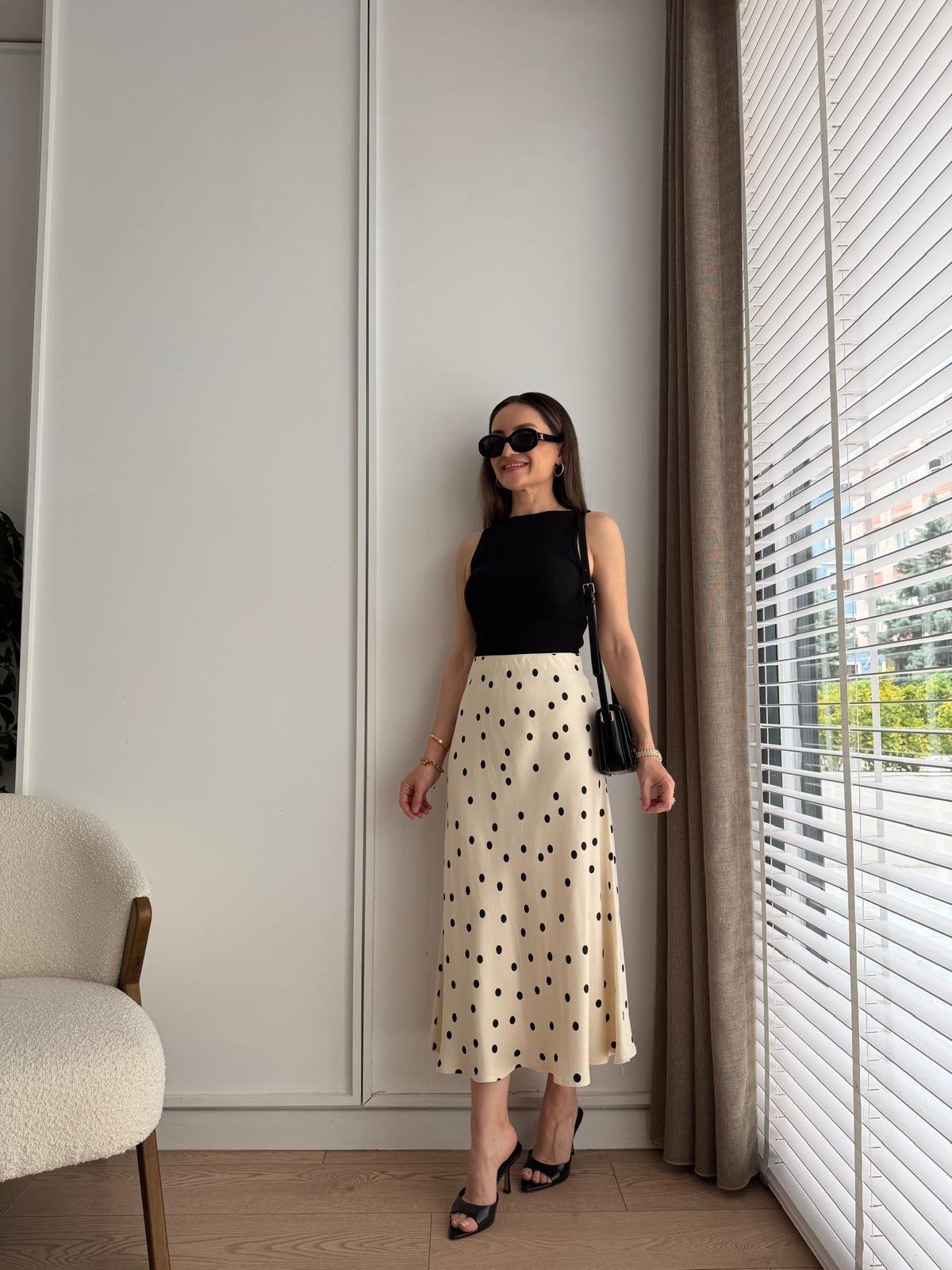 Bej Puantiyeli Saten Etek 8165