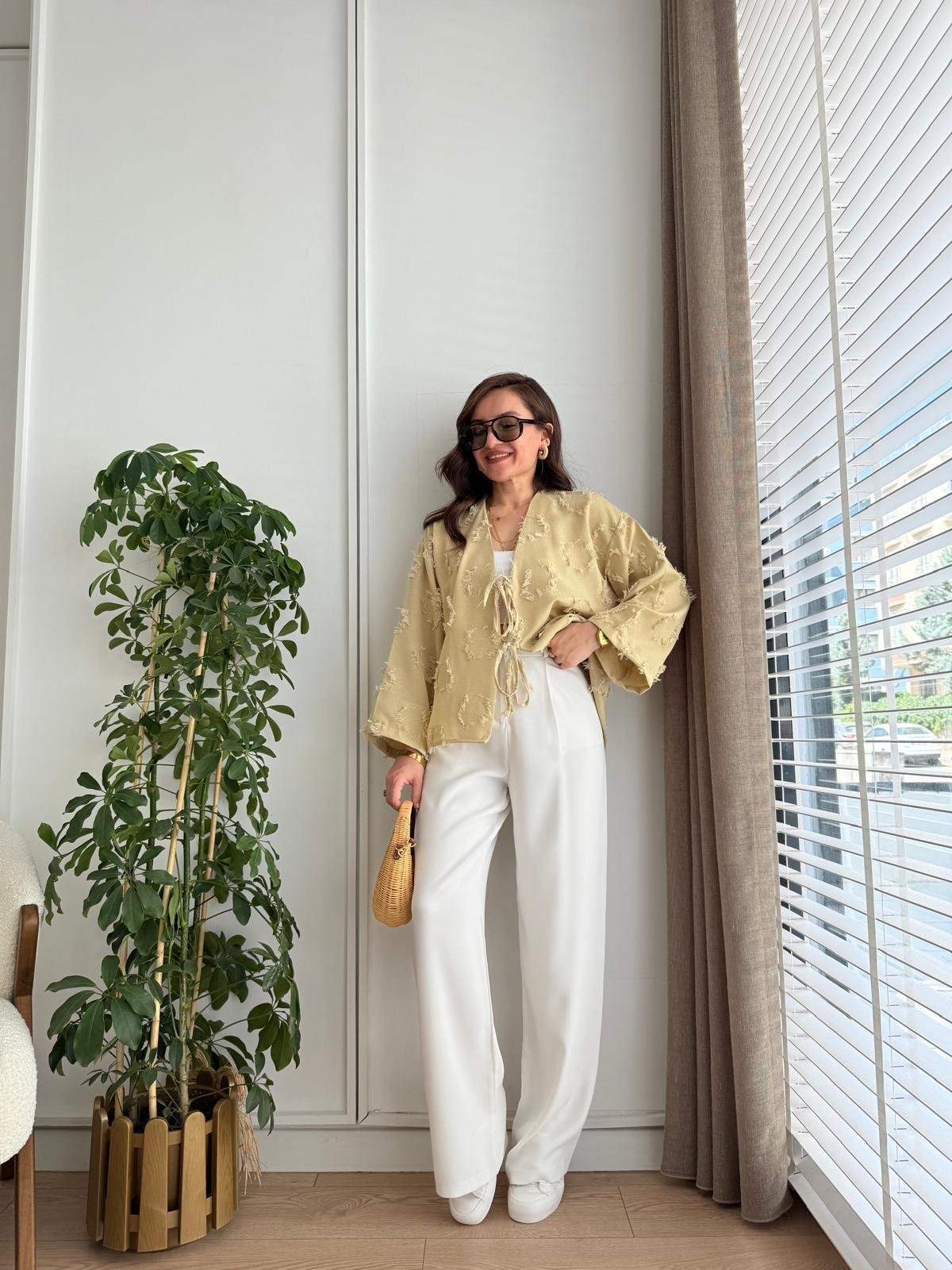 Bej Püskül Detaylı Ön Bağlamalı Kimono 7012