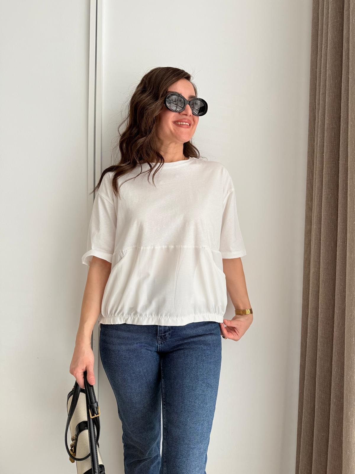 Beyaz Arkası Düğme Detaylı Cepli Tshirt 28678