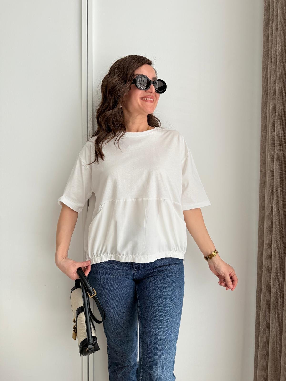 Beyaz Arkası Düğme Detaylı Cepli Tshirt 28678
