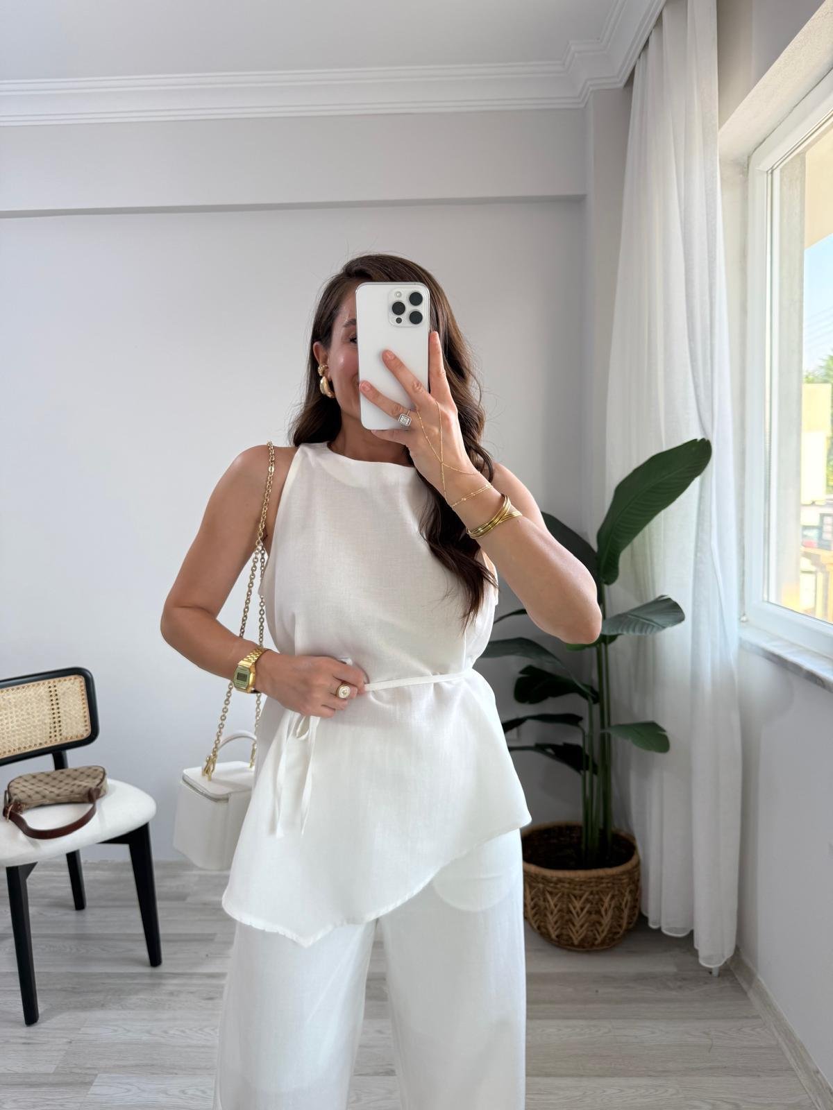 Beyaz Asimetrik Kesim Bluz Pantolon Takım 8784